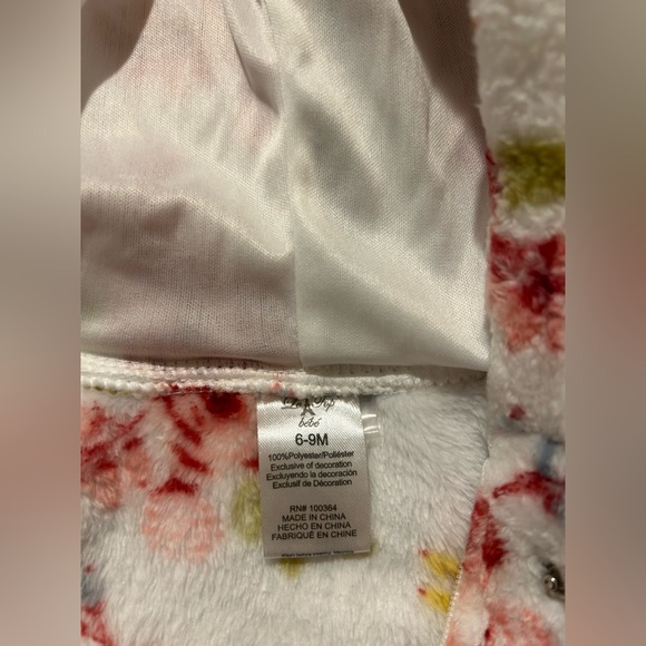 Le Top Bebe, sleeper, onesie. Pink floral patter sz. 6-9 mos. - Picture 12 of 13